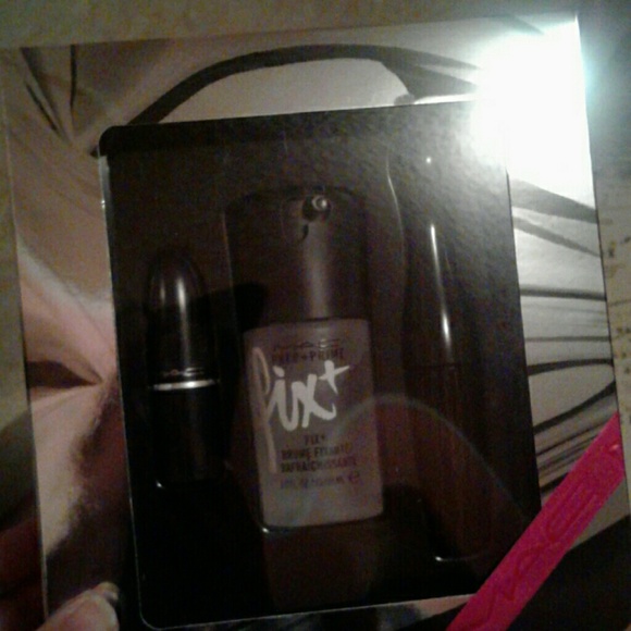 Mac prep+prime makeup set - Picture 2 of 2